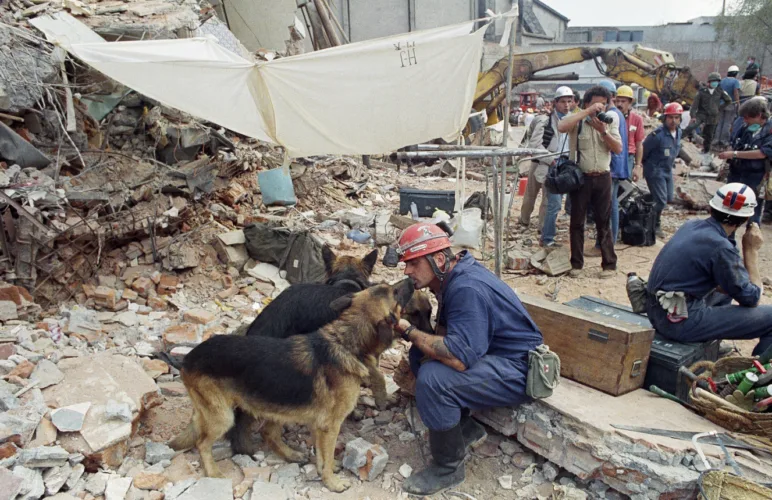 Photo of the Day: Mexico earthquake 1985